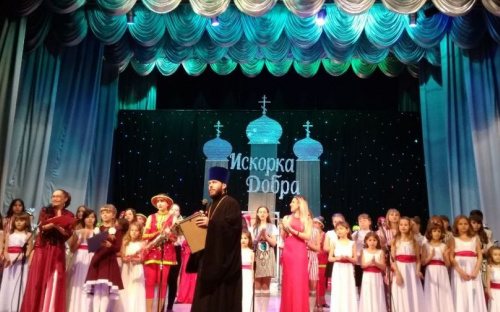 В Авдеевке отшумел грандиозный концерт с более чем тремя сотнями участников (ФОТО)