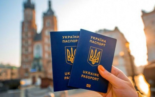 Які документи потрібні українцям для працевлаштування у ЄС? 
