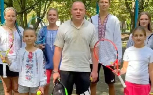 Тенісисти Авдіївки підтримали флешмоб до 30-ї річниці незалежності України