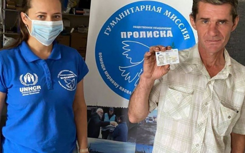 Жителю  Авдеевки помогли получить паспорт в виде ID-карты