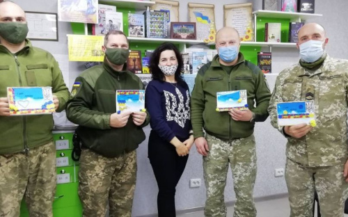 В Авдеевке ко Дню ВСУ провели мастер-класс и организовали выставки в библиотеках