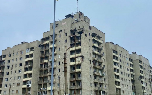 В Авдеевке благоустроили территорию возле главного флагштока (ФОТОФАКТ)
