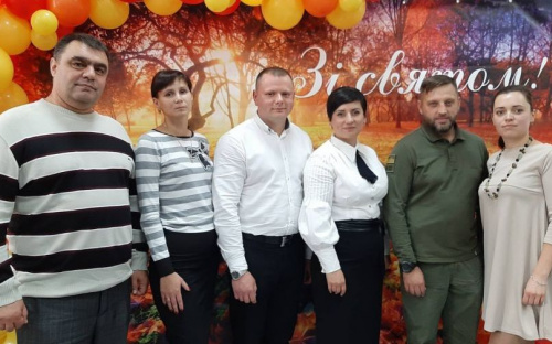В Авдеевке поздравили учителей с профессиональным праздником