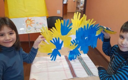 Для маленьких авдіївців провели виховний захід до Дня Соборності України