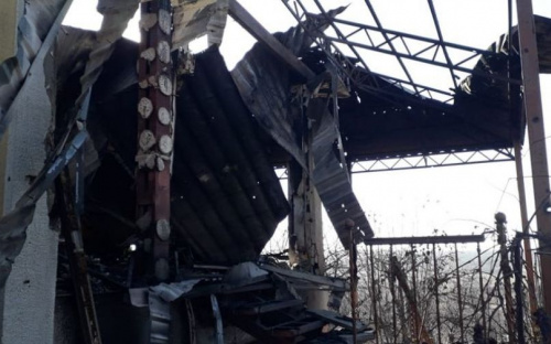 Появились фото разрушенного обстрелом  со стороны боевиков дома под Авдеевкой