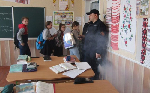 В Авдеевке эвакуировали школьников (ФОТО)