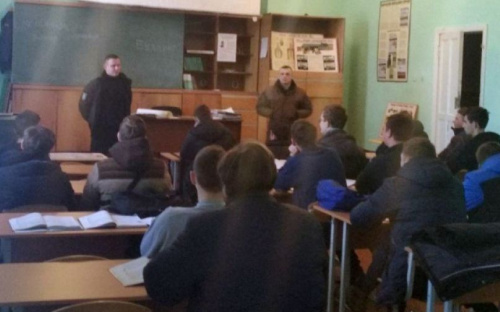 В Авдеевке учили противодействовать издевательствам