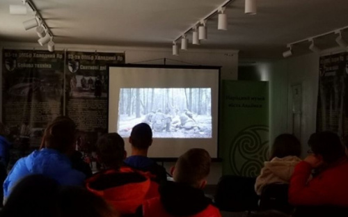 В Авдіївці презентували фільм про співрпацю між польскими партизанами та українськими повстанцями (ФОТО)