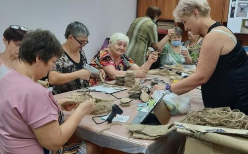 Територіальний центр запрошує авдіївців на заняття в клуб за інтересами «Творча майстерня»