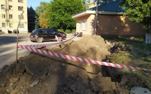 В Авдеевке ремонтируют кабель (ФОТОФАКТ)