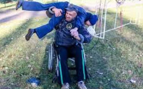 В Авдеевке уникальный тренер по дзюдо вдохновляет способностью преодолевать вызовы