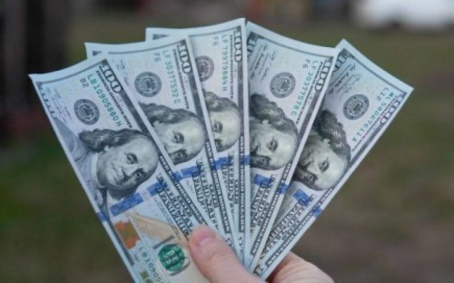 НБУ заморозив курс долара до кінця війни