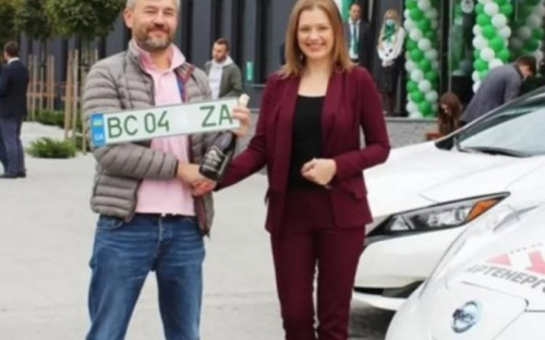 В Украине на электромобили будут выдавать 