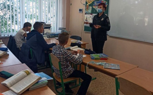 В Авдеевке полицейские рассказали, как противостоять школьному буллингу