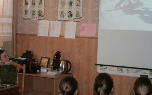 Гости из Авдеевки рассказали детям Иванково о войне (ФОТО)