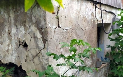 В Авдіївці продовжують обстежувати зруйноване житло