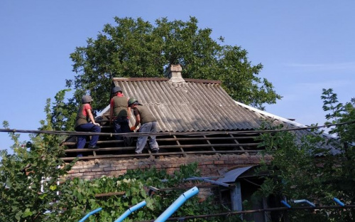 Новые дома, поврежденные обстрелами, восстановили в Авдеевке (ФОТО)