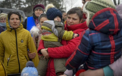 На кордонах в чотирьох областях України розгорнули понад 80 наметів для переселенців