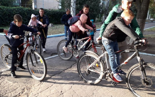 Авдеевские школьники поддержали День без автомобилей (ФОТО)