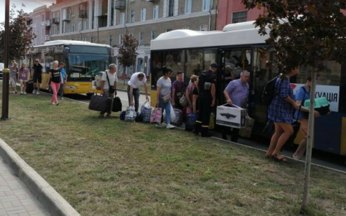 У безпечніших областях країни вже підготовлено більше 90 тисяч місць для розміщення евакуйованих мешканців Донеччини