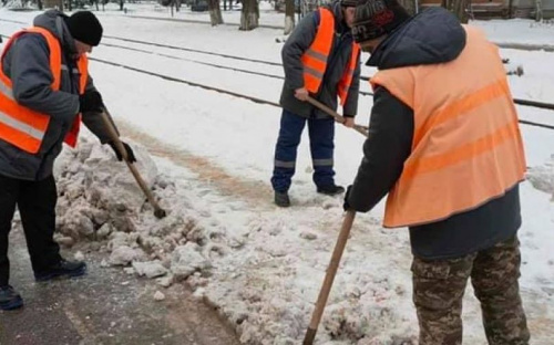 Снегоборьба в Авдеевке (ФОТОФАКТ)