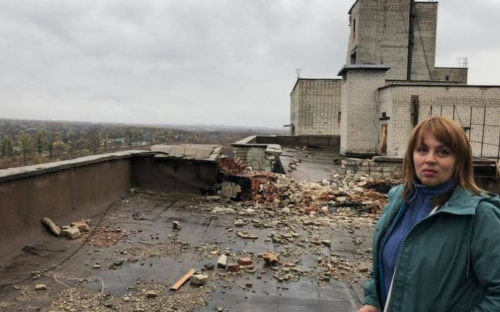 Разбитый обстрелами и находящийся в опасном месте дом в Авдеевке признали пригодным к проживанию (ФОТО)
