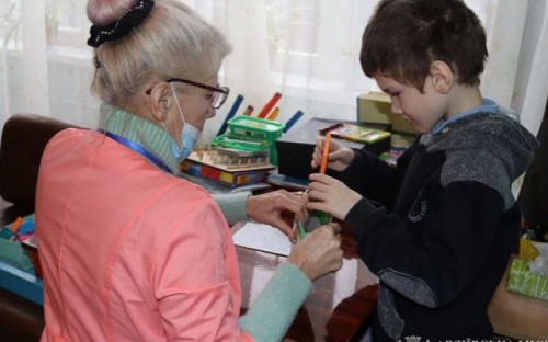 В Авдіївці особливі діти отримали подарунки від українців з Чехії