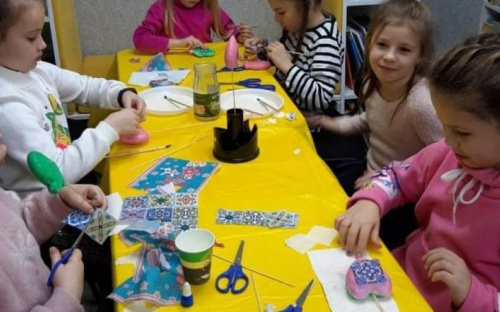 Бібліотека-філія №3 відділу культури ВЦА провела майстер-клас для авдіївської малечі