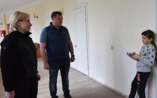 Ірина Верещук відвідала Центр розміщення переселенців, створений Метінвестом у Запоріжжі