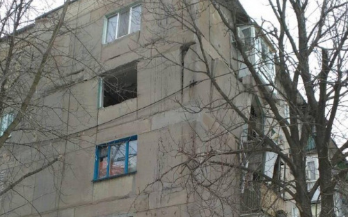 Многоэтажный дом может рухнуть, из-за попадания в него снаряда, – эвакуируем людей, - Жебривский