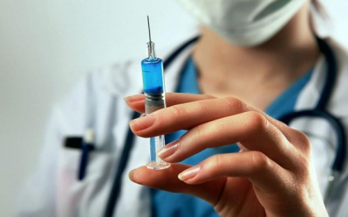В Україні дозволили введення другої бустерної дози вакцини проти COVID-19: кому саме