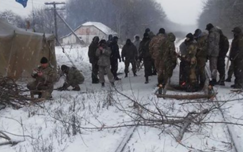 На Донбассе продолжается блокада ж/д-путей, в результате Славянская ТЭС перешла на аварийный режим работы