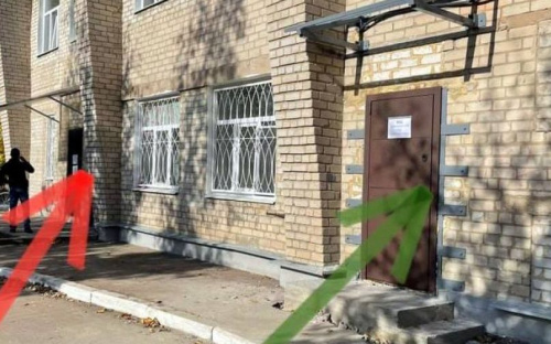 В Авдіївці біля лікарні встановили палатку для пацієнтів з температурою та симптомами ОРВІ