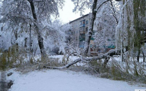 Водителей Авдеевки просят не разъезжать по городу без надобности из-за непогоды
