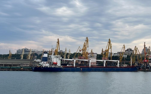 Уперше від початку великої війни з порту Одеси вирушило судно з українським продовольством