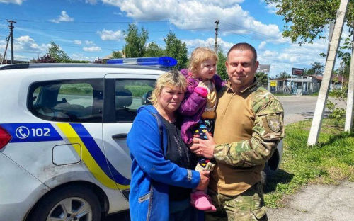 Маму та доньку загиблої авдіївчанки доправили  у Дніпропетровську область