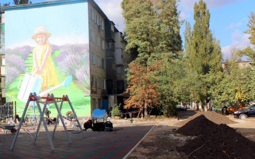 В Авдеевке определились с «зеленым дизайном» новой детской площадки