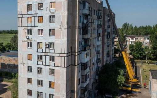 Знаменитая авдеевская многоэтажка-разукрашка: страшное прошлое и перспективы (ФОТО + ВИДЕО)