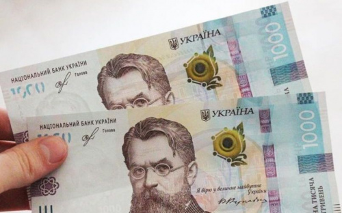 Неповнолітнім, які вакцинувалися від COVID-19, планують виплатити 1 тис. гривень