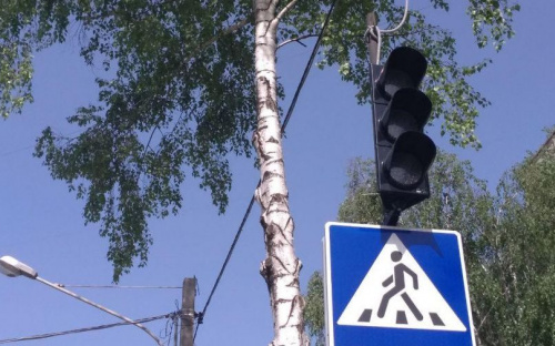 В Авдеевке некому починить светофор (ФОТО)