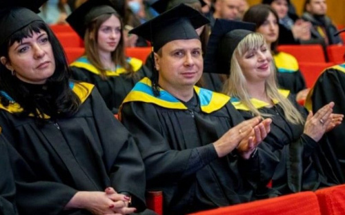 Маріупольські заклади вищої освіти відновлюють освітню діяльність з використанням дистанційних технологій