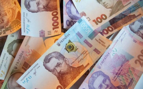 Кабмин урегулировал выплату 6500 гривен для тех, кто потерял работу из-за войны
