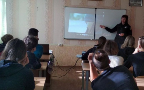 В Авдеевке правоохранители поговорили со школьниками о буллинге (ФОТО)