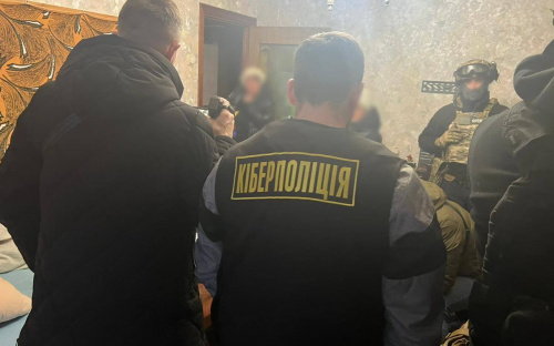 Викрито учасників злочинної організації у шахрайстві під виглядом державних виплат