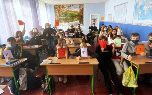 В городском центре занятости школьникам помогают выбрать профессию