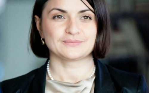 Озвучены проблемы мирных у фронта: Авдеевку посетила PR-директор компании СКМ