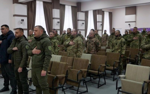 Украинским защитникам вручили медали 