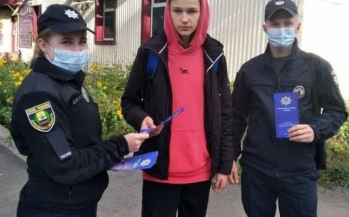 Авдіївські поліцейські розповіли містянам як захистити себе від крадіжок у громадських місцях