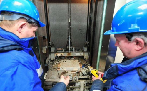 В Авдеевке все лифты отработали нормативный срок эксплуатации