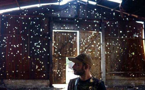 «Звездное небо» авдеевской «промки», братья меньшие, быт и оружие: потрясающие фото от защитников Авдеевки